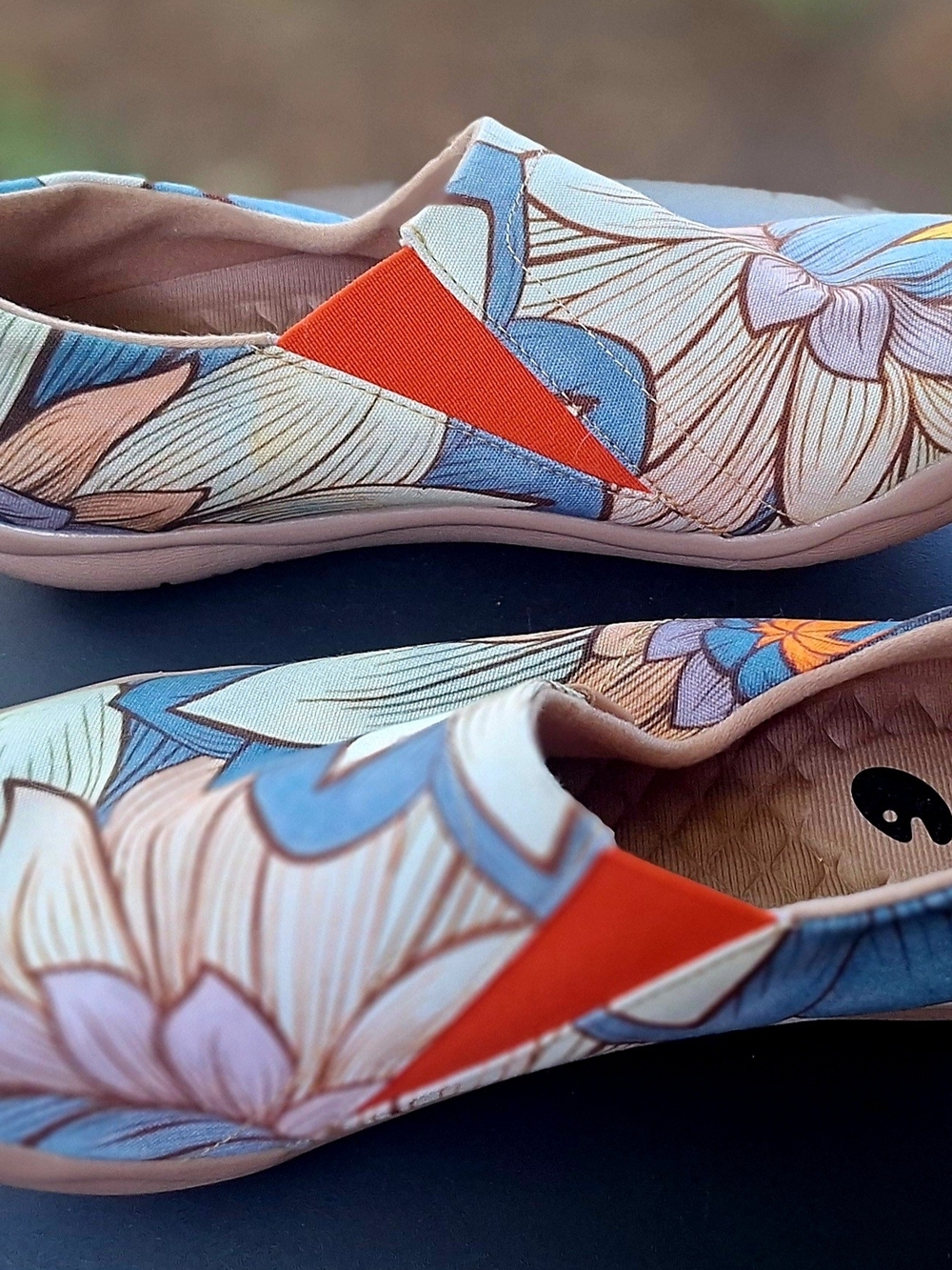UIN Toledo I Nelumbo Art Travel Shoes Slip On Loafers Women Size 7